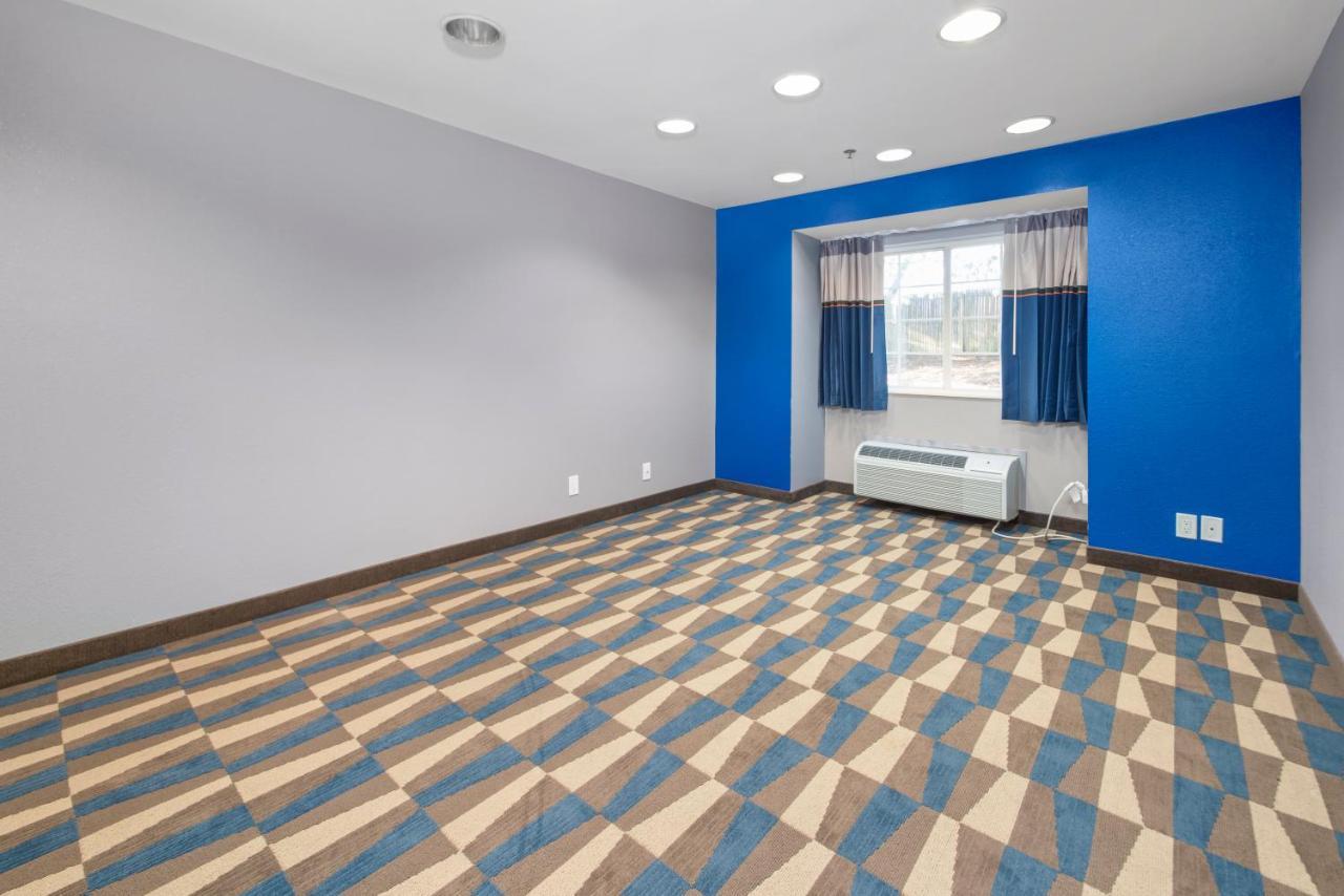 Microtel Inn & Suites By Wyndham Bethel/Danbury Exteriör bild