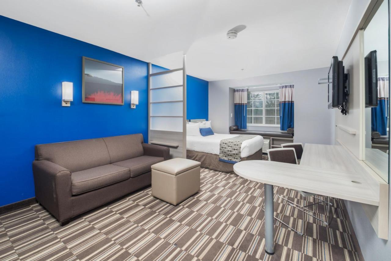 Microtel Inn & Suites By Wyndham Bethel/Danbury Exteriör bild