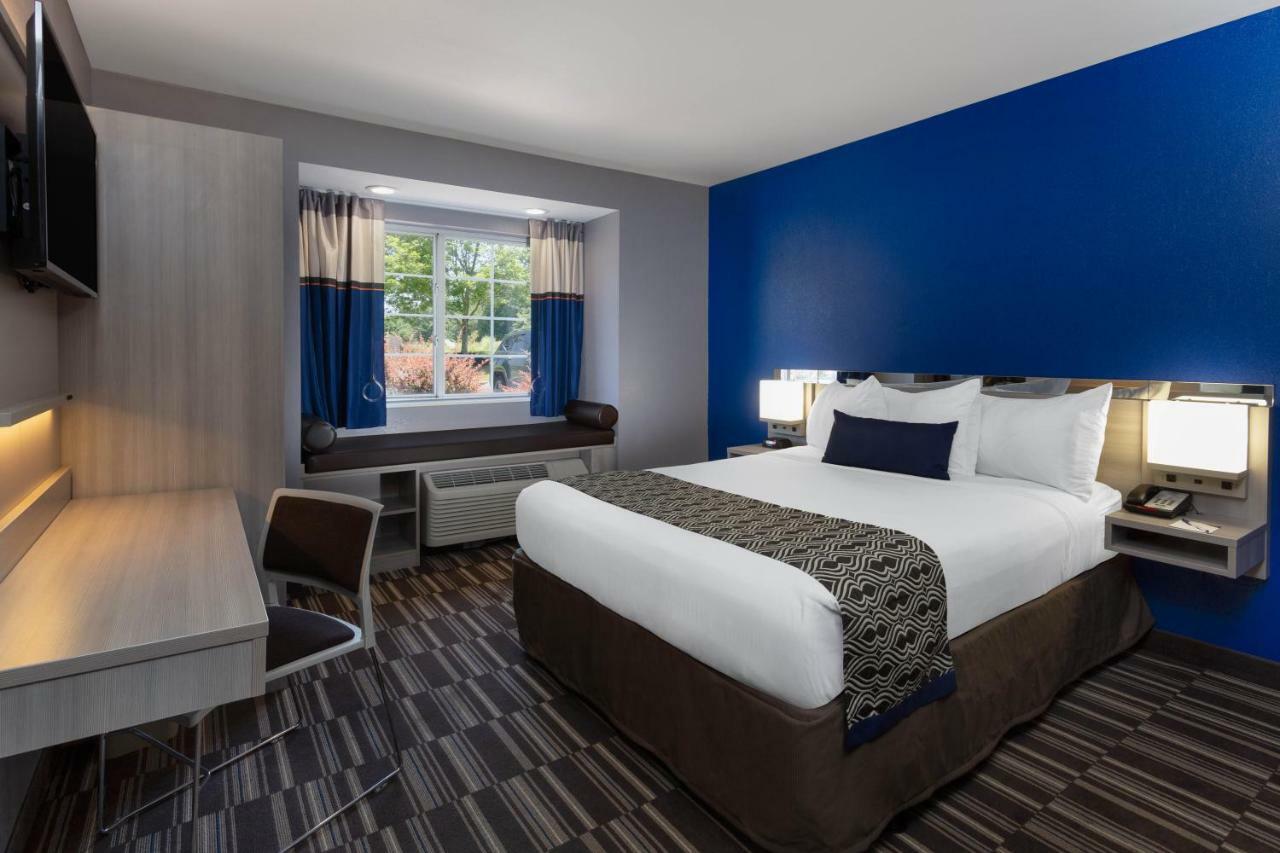 Microtel Inn & Suites By Wyndham Bethel/Danbury Exteriör bild